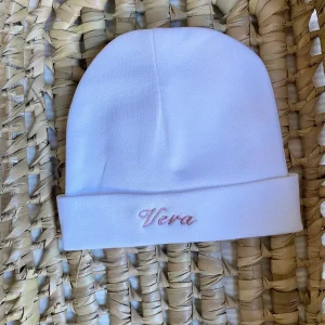 Gorro recién nacido bordado