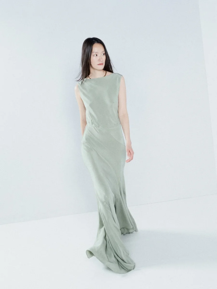 RAEY Cowl-Back Silk Seam Detail Pistachio Green Crepe De Chine Maxi Dress - Imagen 9