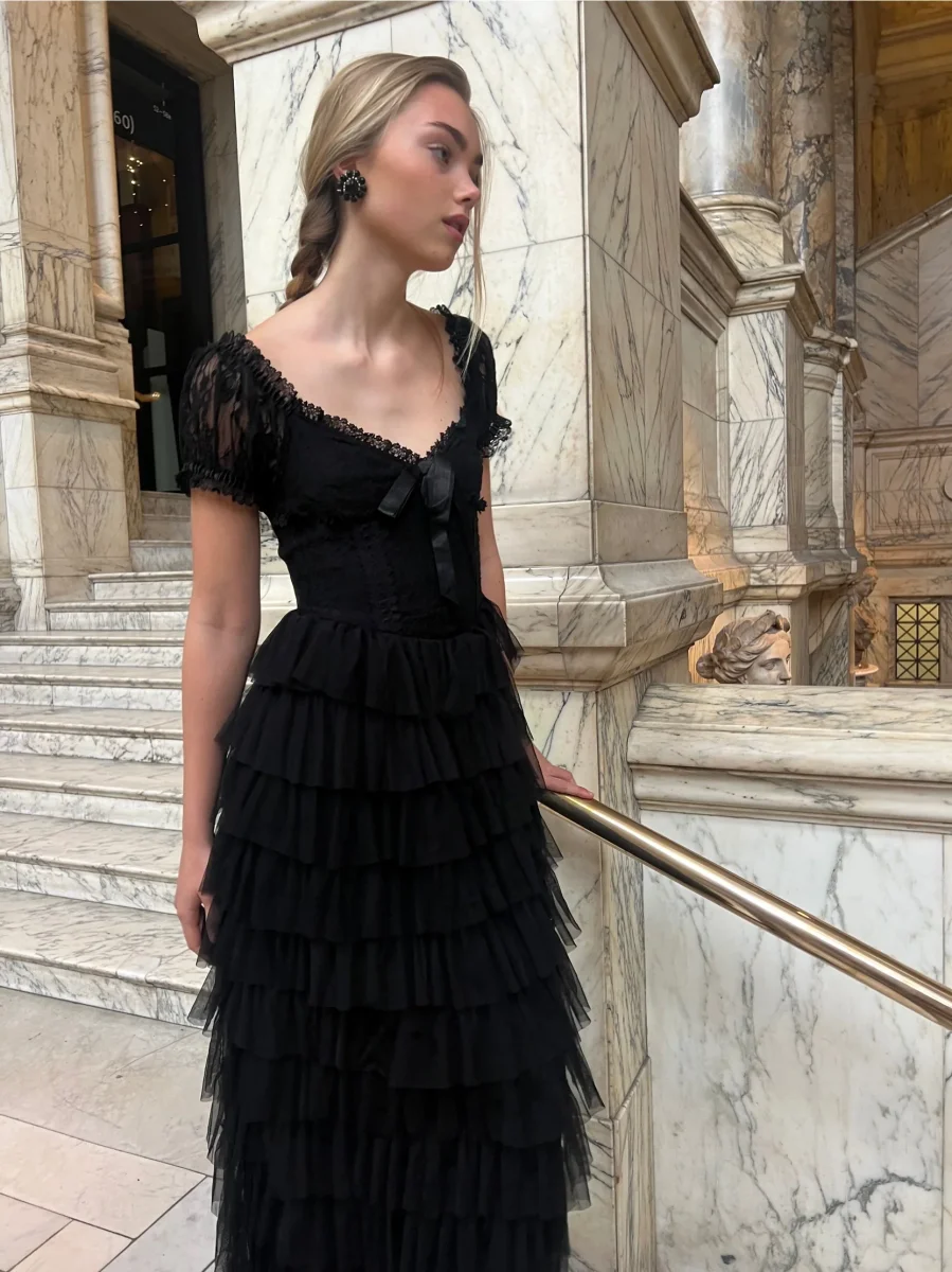 Amy Jane London Black Lace Sweetheart Neck Coquette Sofia Maxi Tulle Dress - Imagen 2