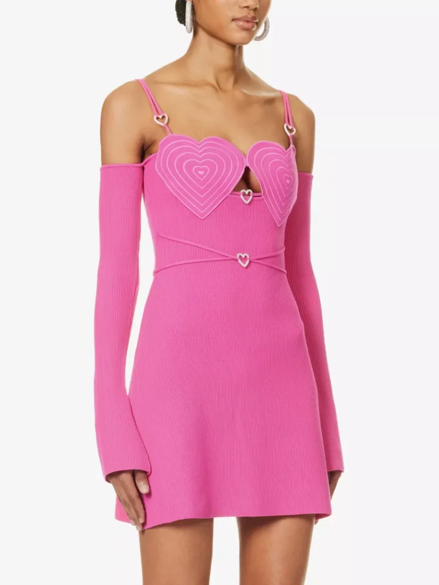 MACH & MACH Love Heart Crystal Detail Pink Knit Off Shoulder Party P21 Mini Dress - Imagen 4