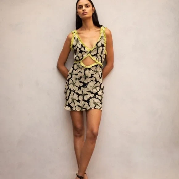 De La Vali Floral Chiffon Ruffle Cut-Out Olive Green Art Deco Mini Dress - Imagen 3