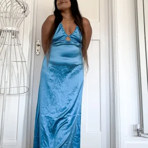 Reformation Antoni Keyhole Silk-Satin Midi Dress in Grotto Blue