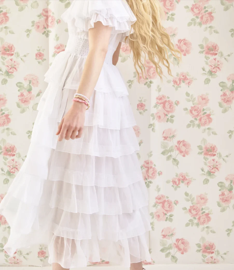 Amy Jane London White Aurelia Bardot Tiered Maxi Dress - Imagen 3