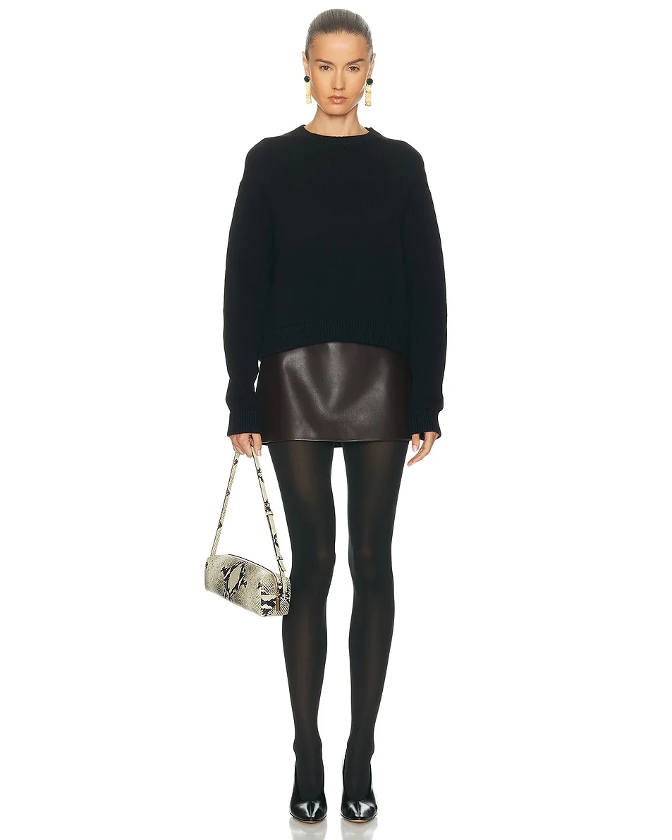 FALKE Pure Matte 50 Denier Semi-Opaque Tights in Black - Imagen 4