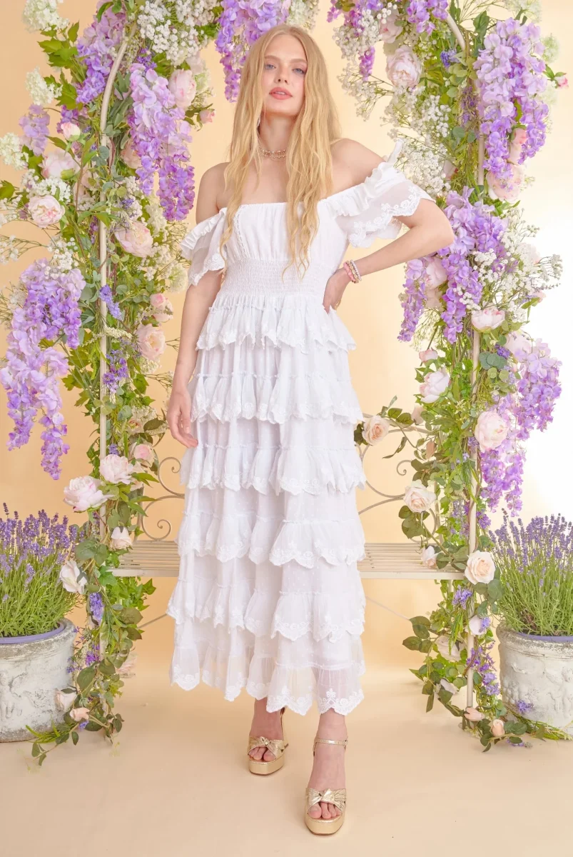 Amy Jane London White Harper Victorian Lace Tiered Maxi Dress - Imagen 3
