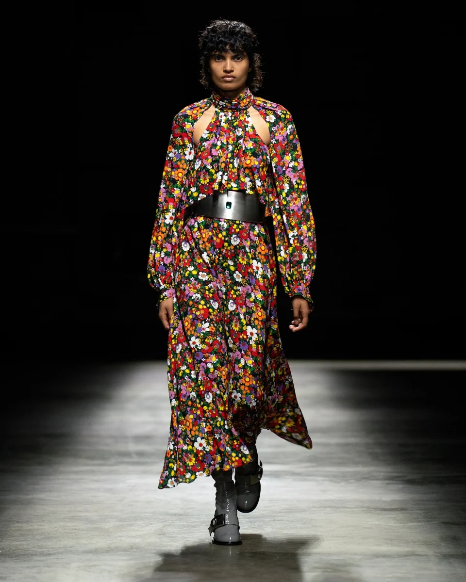 Christopher Kane Psych Floral Cut-Out Midi Dress - Imagen 7