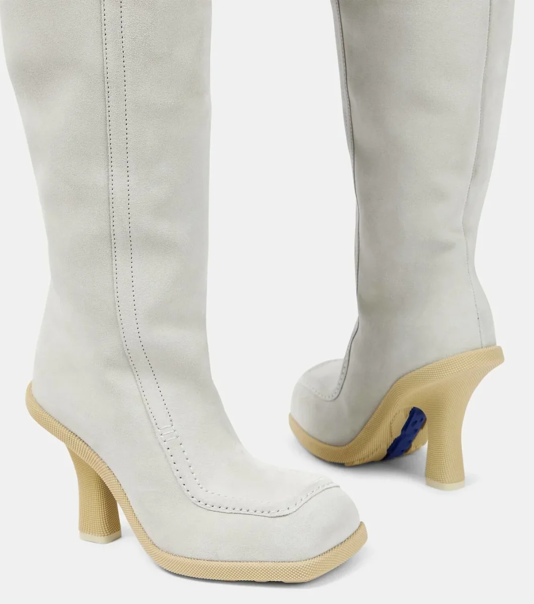 Burberry Highland Shearling Lined Suede Knee High Boots - Imagen 7