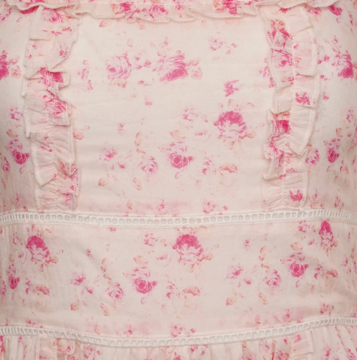 Amy Jane London Fairytale Heidi Floral Ruffle Detail Puff Sleeve Midi Dress - Imagen 8