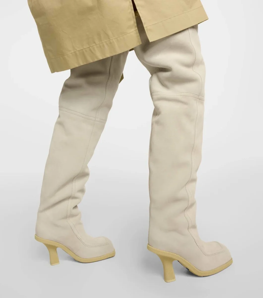 Burberry Highland Shearling Lined Suede Knee High Boots - Imagen 5