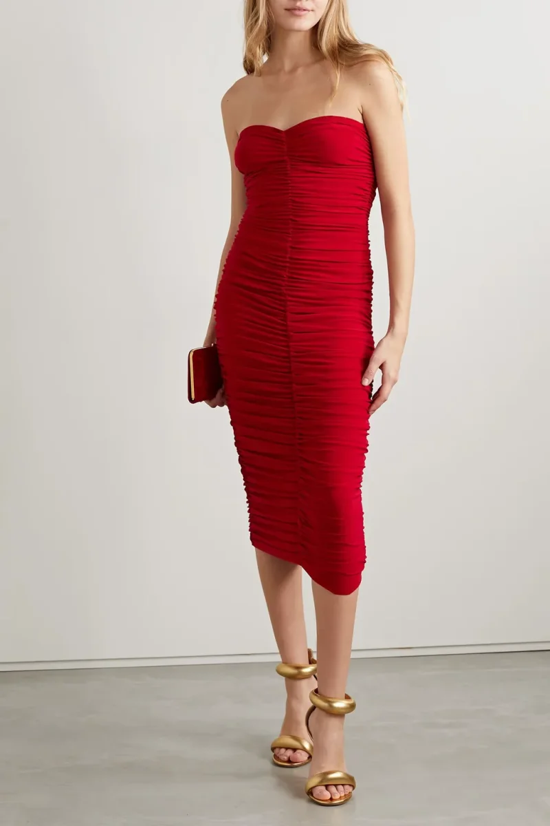 Norma Kamali Red Slinky Gathered Ruched Sweetheart Neck Strapless Dress - Imagen 3