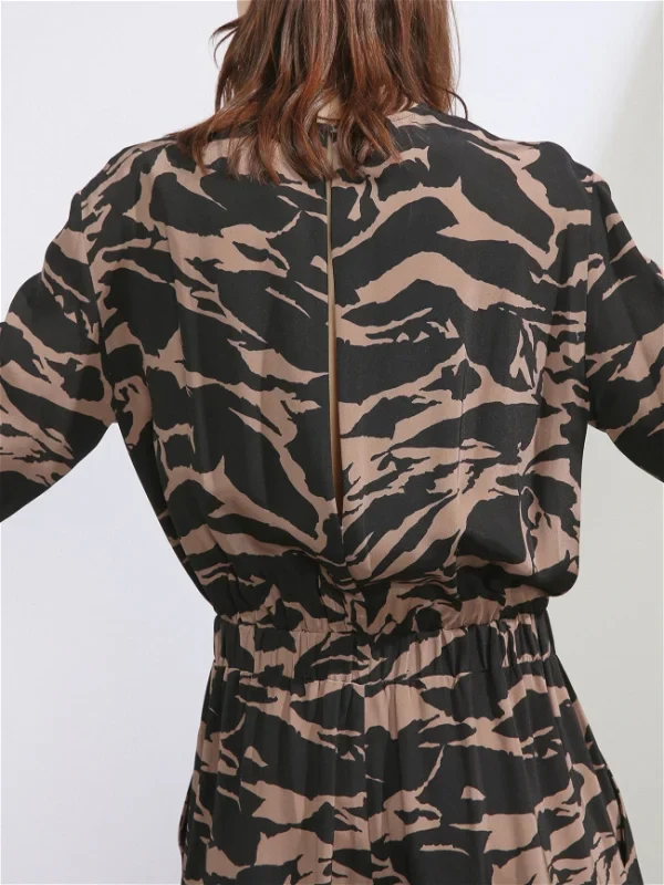 RAEY Camo-Tiger Print Silk Cinched Elastic Waist Wide-Leg Jumpsuit - Imagen 7