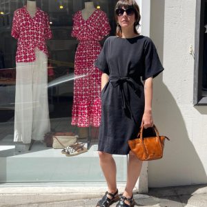 Vestido corto negro