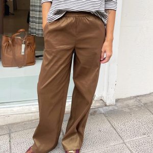 Pantalón ancho tono cobre