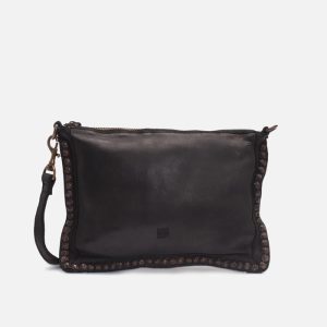 Bolso bandolera con tachas negro