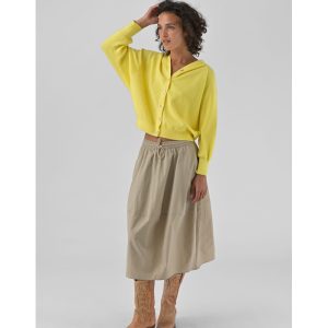 Falda midi beige de nylon