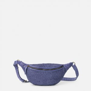 Riñonera de piel trenzada en violeta