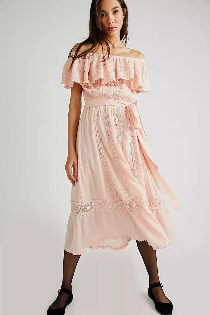 Spell & The Gypsy Pink Cassie Petal Lace Off Shoulder Dress - Imagen 3