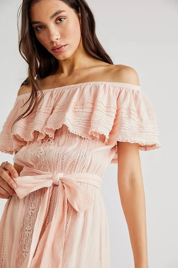 Spell & The Gypsy Pink Cassie Petal Lace Off Shoulder Dress - Imagen 4