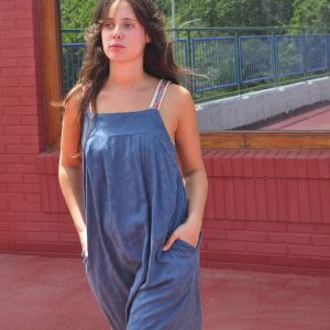 Vestido largo azul de tirantes